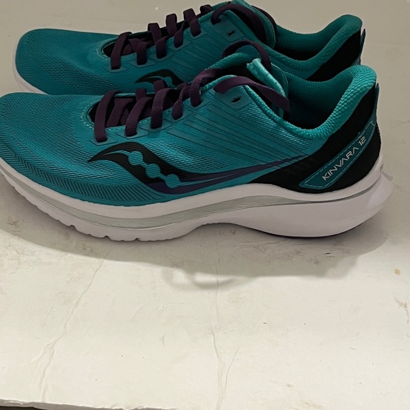 SAUCONY | Women's Kinvara 12 Running Shoes Green Purple Black Size 5 - Picture 2 of 9